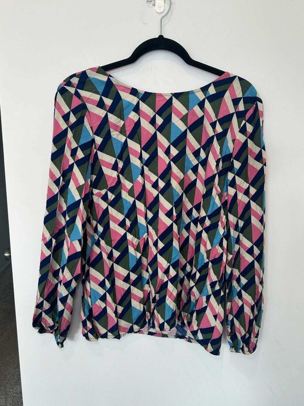 All For Color Geometric Print Long Sleeve V-Neck Top Size M Multicolor